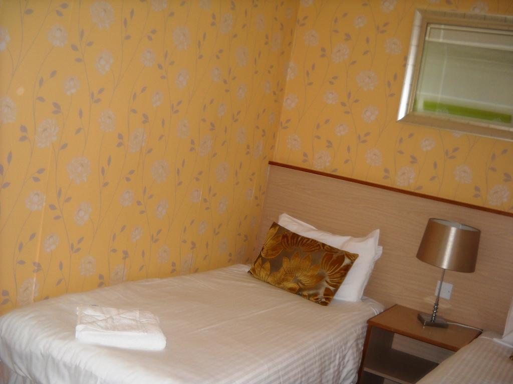 Carbeile Inn Torpoint Pokoj fotografie
